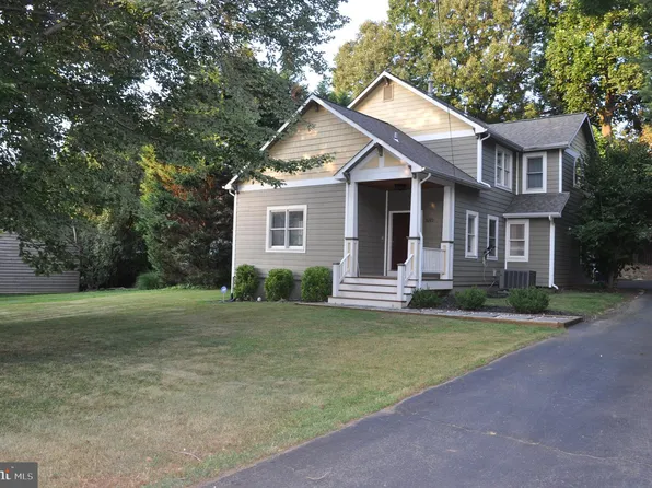 1605 Colonial Ln, Mc Lean, VA 22102