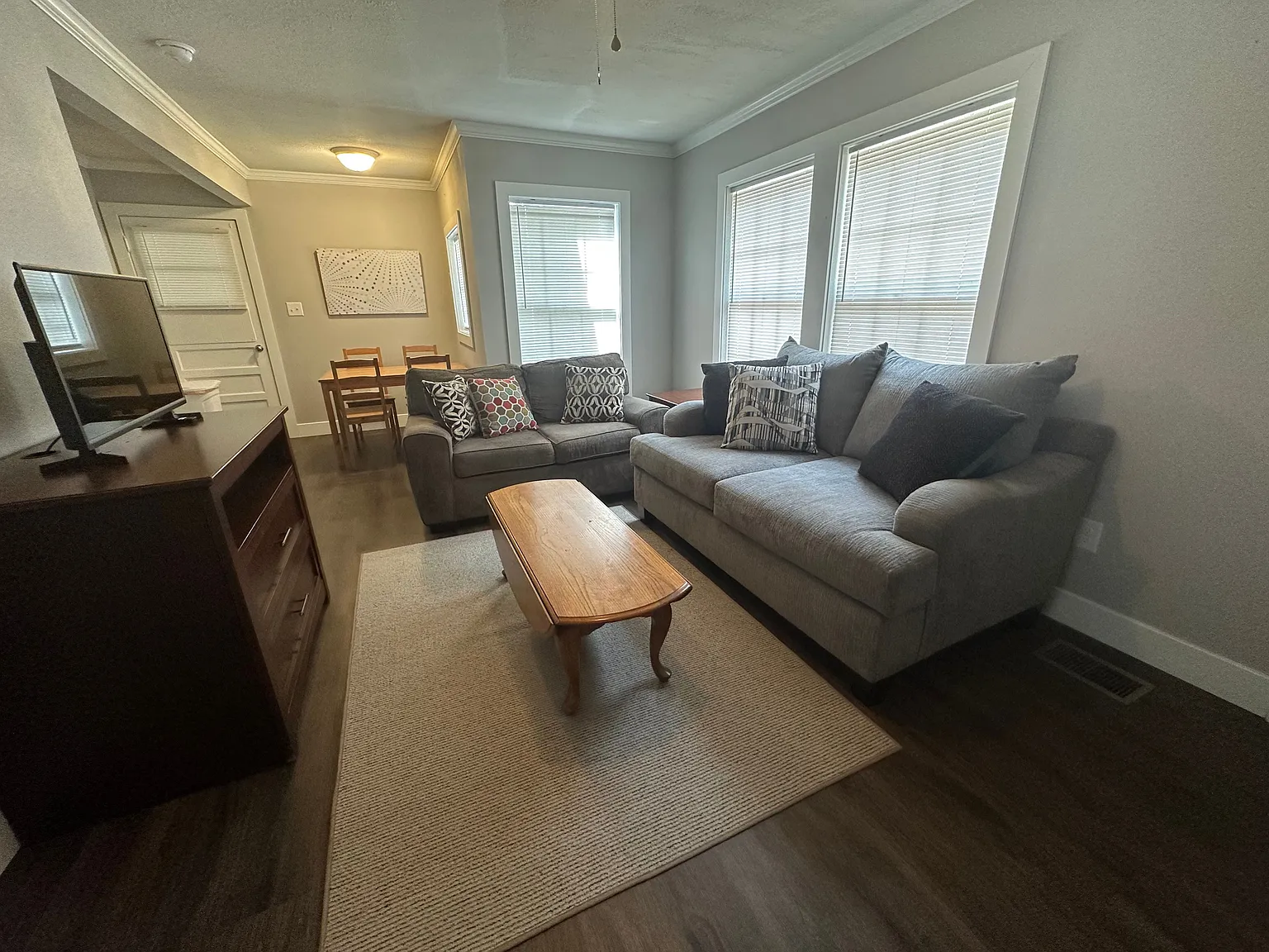 3 bed, 1.0 bath, 1000 sqft, $1,850 — Photo 4
