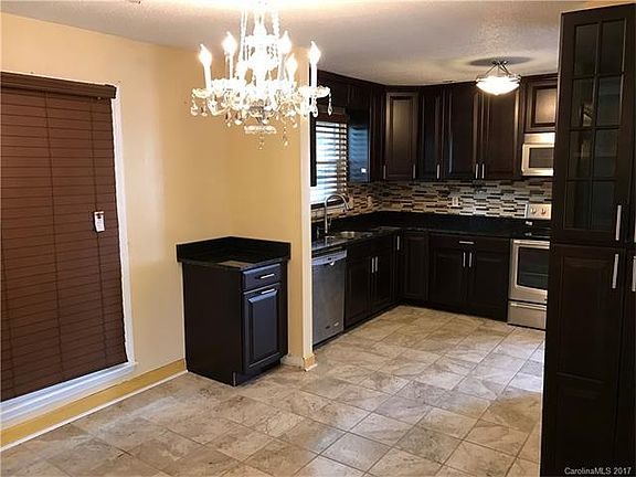 3rd image of 7428 Pirates Cove Ct