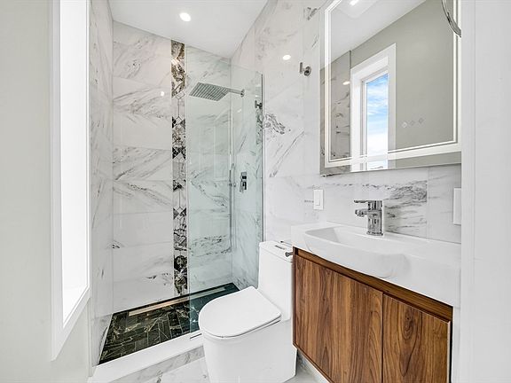 5th image of 181 Maverick St #Penthouse