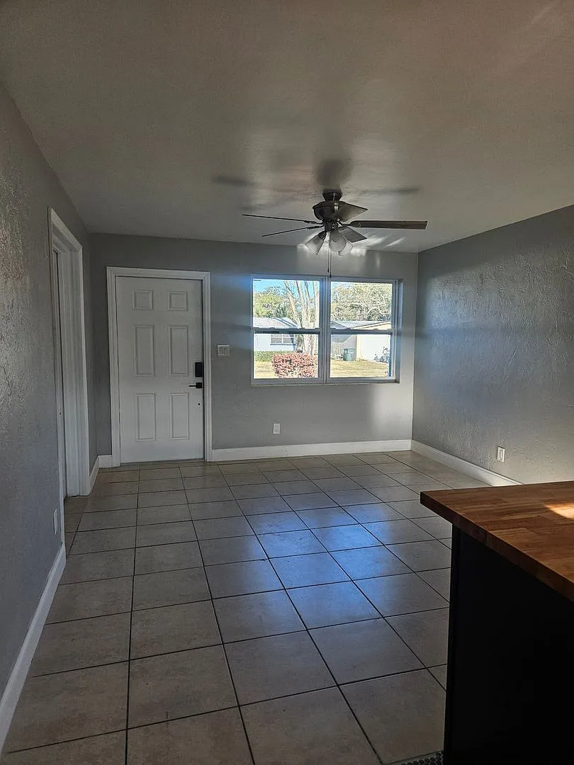 3 bedroom 2 bath home — Photo 4