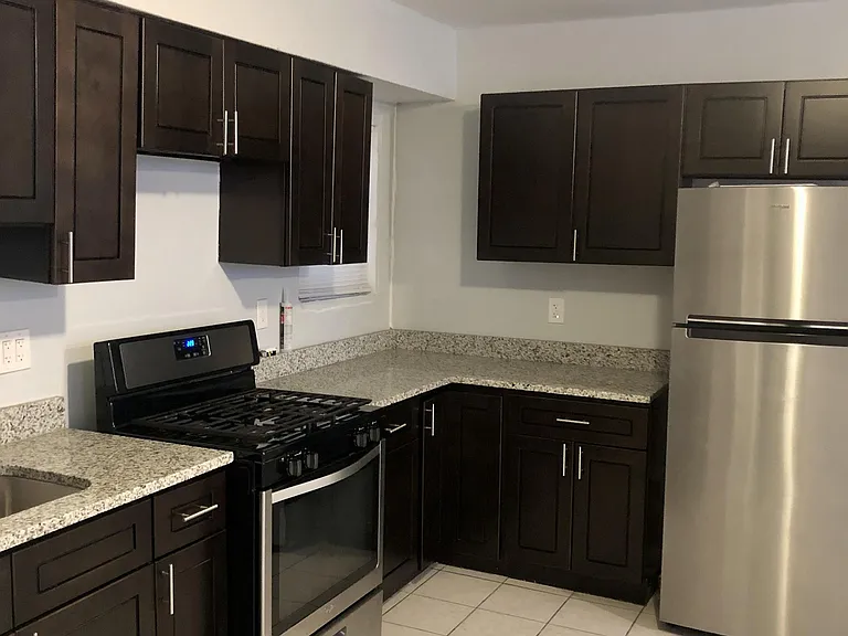1824 W 46th St #1F — Photo 4