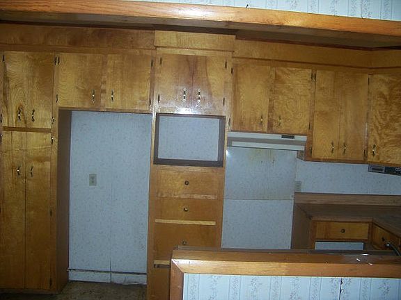 4th image of 219 N Dixie Ave
