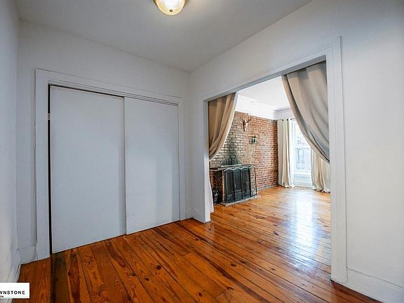 4th image of 391 Sackett St #2