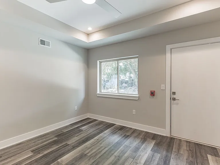 1609 Ogden St — Photo 31