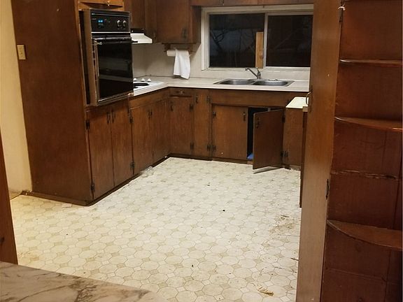 5th image of 18806 40th Ave W