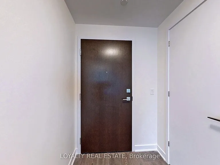 2221 Yonge St #1705 — Photo 30