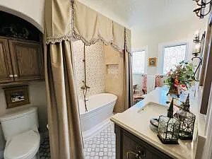 1005 E Baltimore Dr — Photo 9