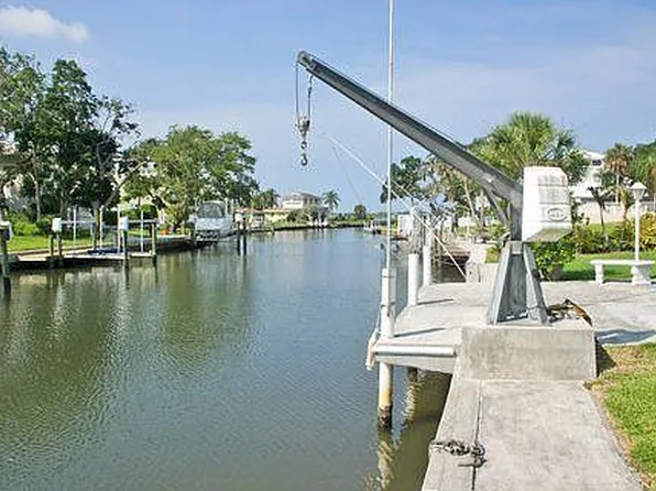 7779 Holiday Dr N, Sarasota, FL 34231