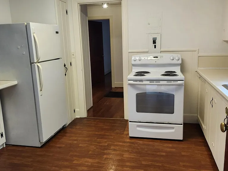340 E Delaware Ave — Photo 10