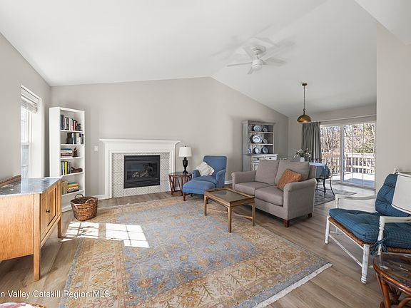3rd image of 4524 Burnett Street