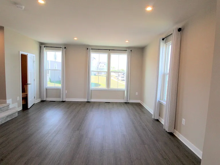 4489 Drysdale St — Photo 16