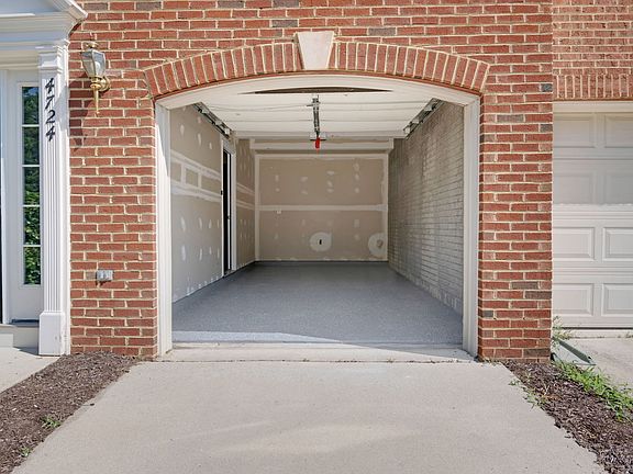 2nd image of 4724 Hanrahan Pl