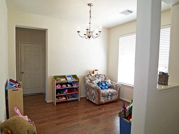 3rd image of 6430 Applewood Forest Dr