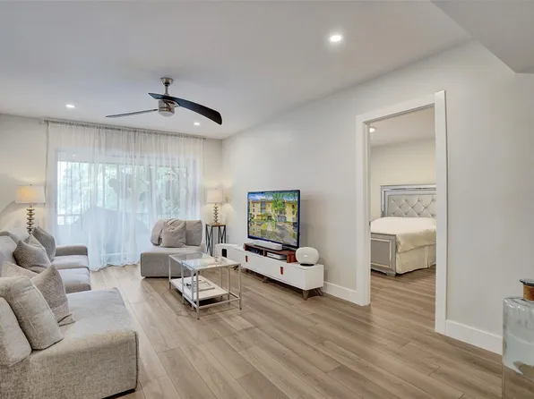480 NW 20th Street #303, Boca Raton, FL 33431