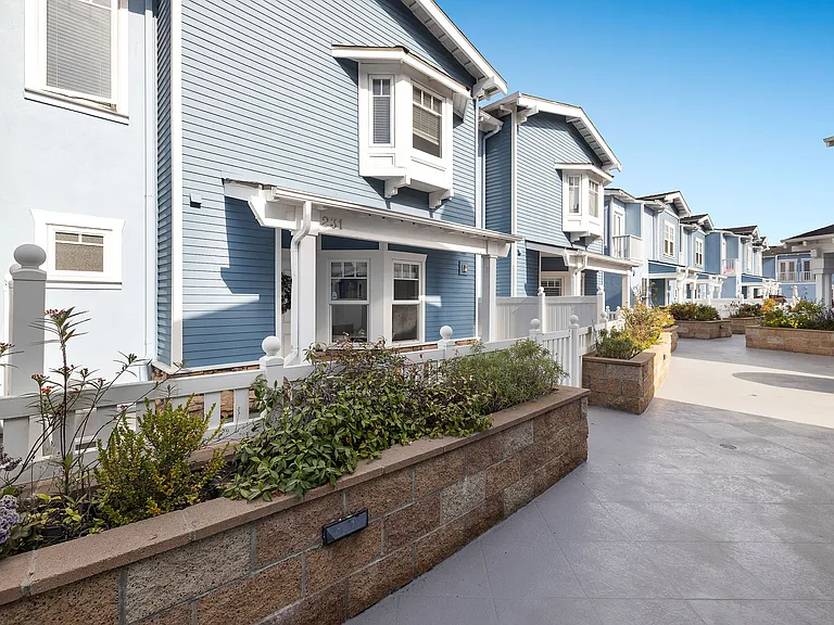 231 Aviation Pl — Photo 4
