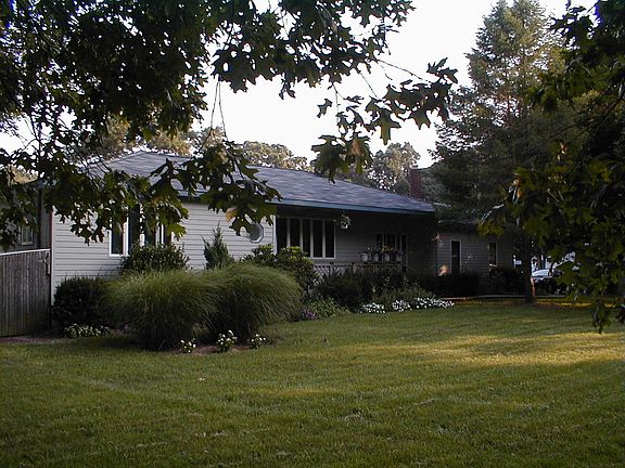 4th image of 64 Woodward Ave