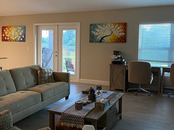 4th image of 375 SW Vista Lake Dr