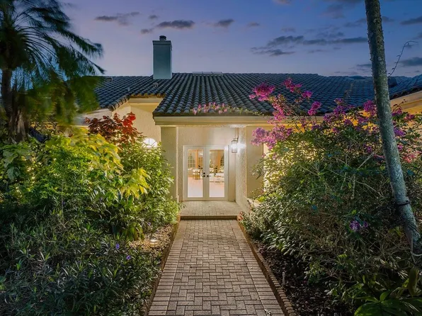 3 Bristol Lane, Boynton Beach, FL 33436