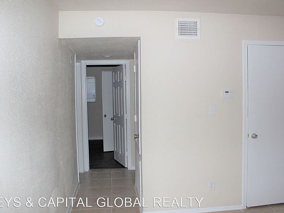 4th image of 1012 Gunnison St APT D