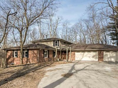 16 Valley View Knl NE, Iowa City, IA, 52240