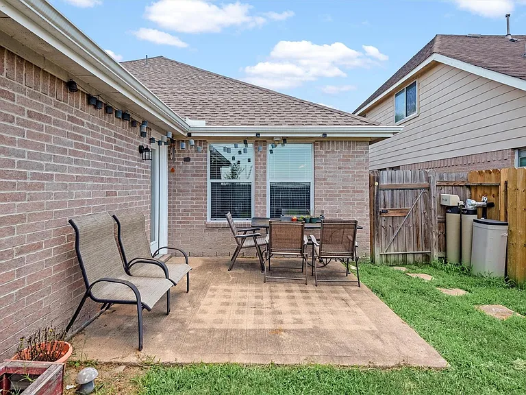 5614 Savannah Woods Ln — Photo 26