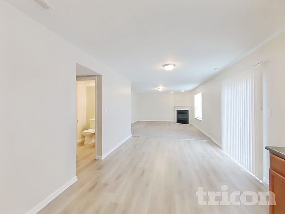 5th image of 749 Mozart Dr