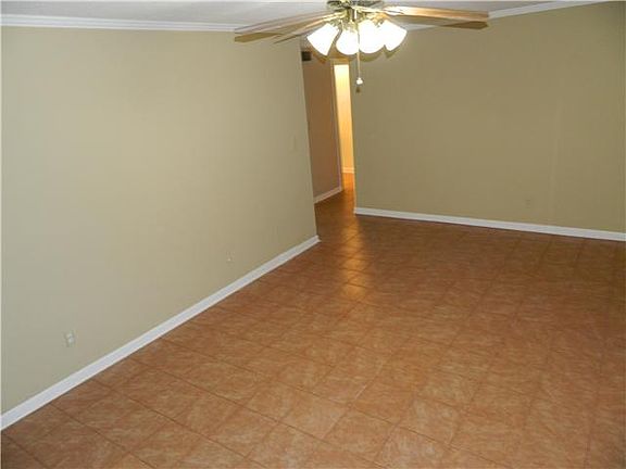 5th image of 311 Pioneer Dr