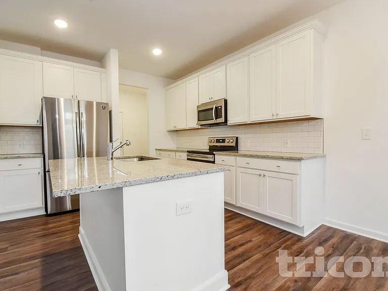 2230 Rosemary Park Ln — Photo 3