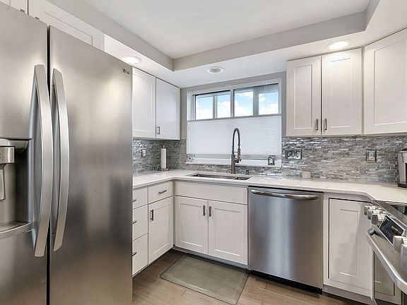 3rd image of 58 Merrimac St APT 3-4