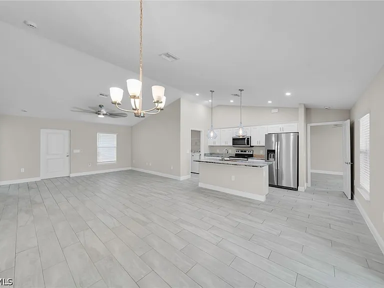 4326 NE 24th Place Cpe — Photo 5