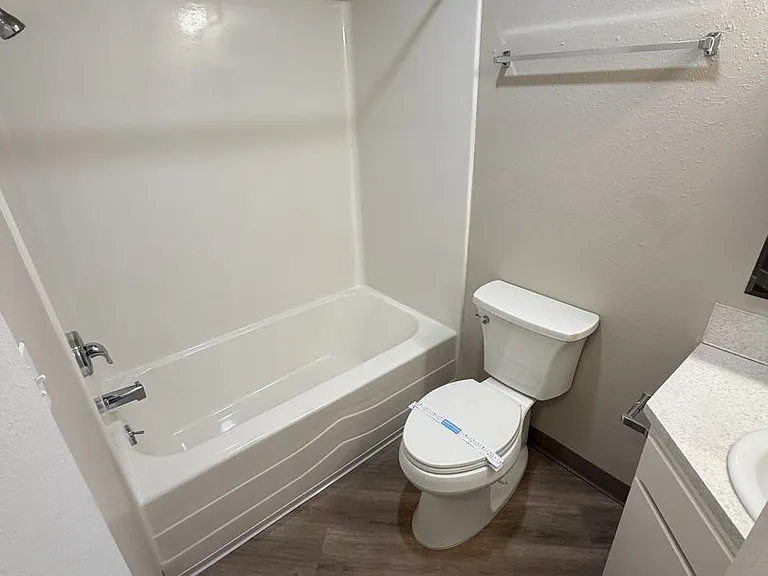 315 NW 9th St #6 — Photo 14