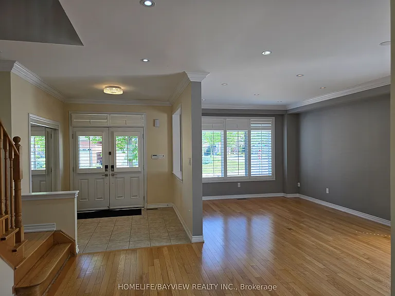 116 Sequin Dr — Photo 3