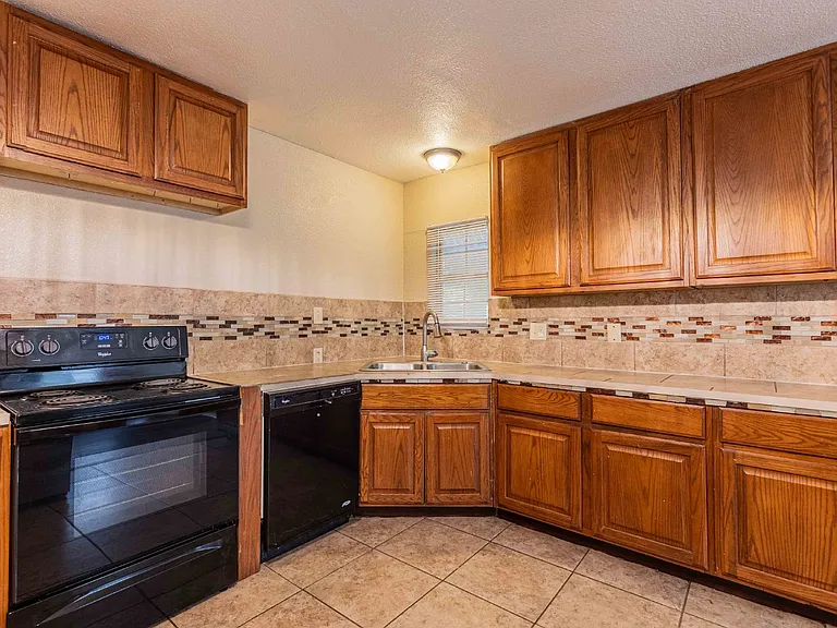 120 Nelson Ave — Photo 9