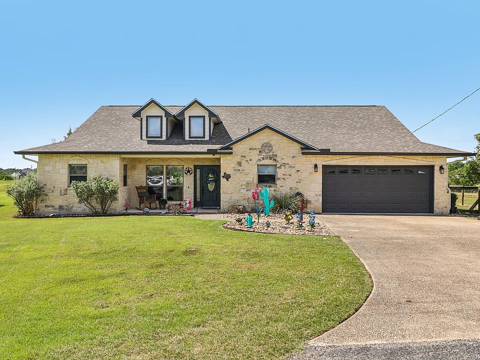 1st image of 308 Wood View Cir