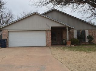 3109 W Willowbrook Dr, Enid, OK 73703