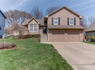 12439 S Parker Ter, Olathe, KS 66061