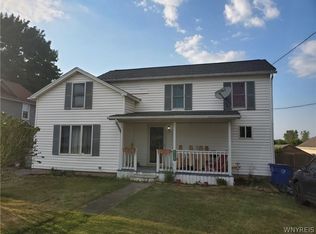 9225 Ridge Rd, Middleport, NY 14105