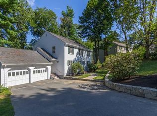 32 Pilgrim Dr, Winchester, MA 01890