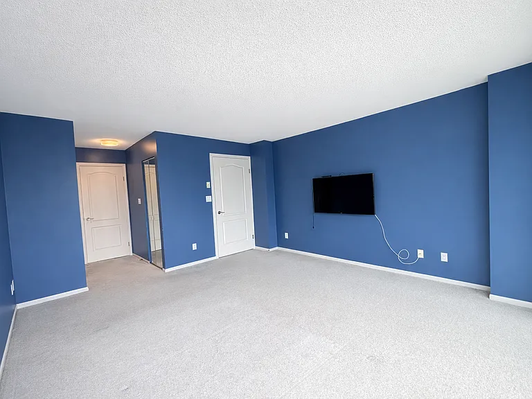 7500 Granville Ave #405 — Photo 13