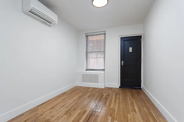 Rented by Sterling Holdings | media 14