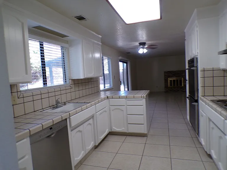 2124 Sunny Oak Ct — Photo 2