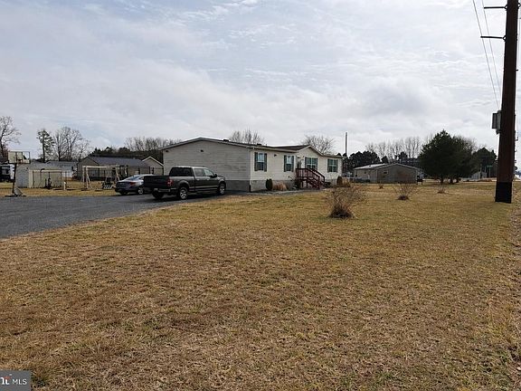 2nd image of 21991 Conrail Rd