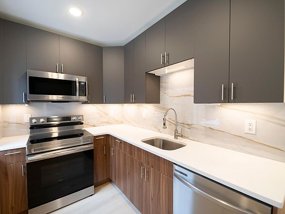 2nd image of 4902 Chestnut St #104