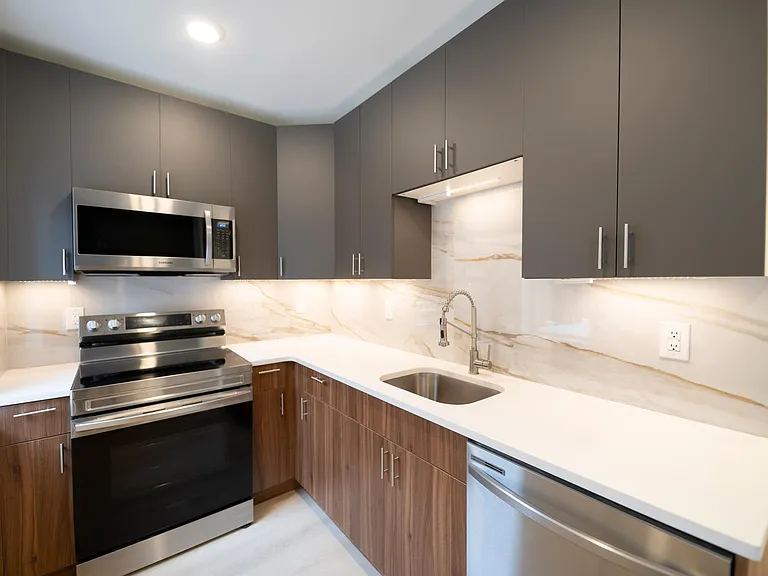 4902 Chestnut St #104 — Photo 2