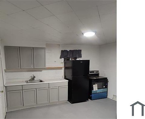 2nd image of 33 Olive St #2