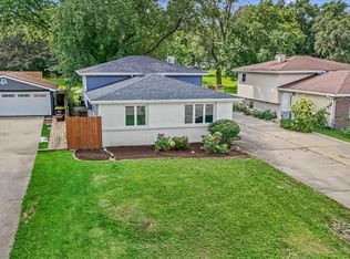 1N542 Goodrich Ave, Glen Ellyn, IL 60137