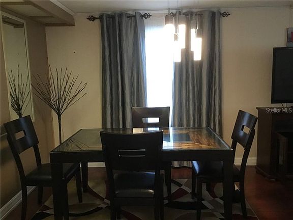 4th image of 706 Fairmount Dr