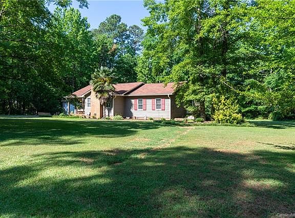 4th image of 2325 Canberra Dr