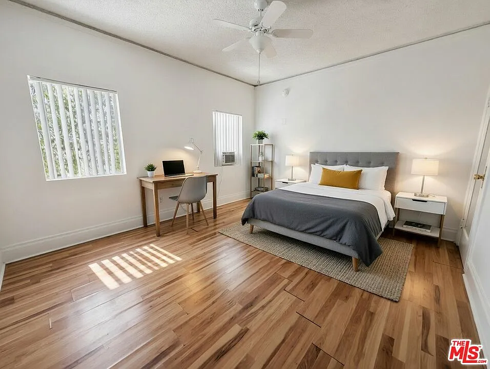 3 bed, 2.0 bath, 945 sqft, $2,950 — Photo 2